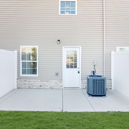 Make Lemonade In Luxury W King Bed And Free Parking Plus 40 Minutes To Nashville Clarksville Luaran gambar